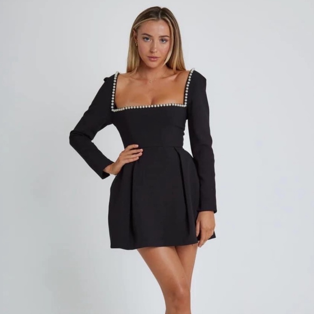 VIRAL Odd Muse Pearl Dress